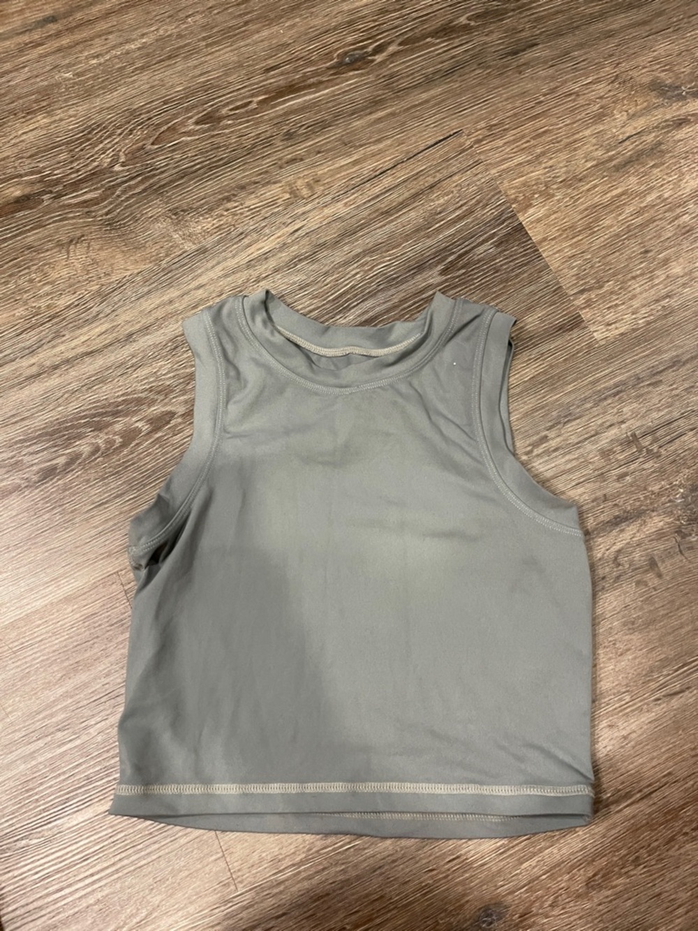 Sleek Sleeveless Tank Top in Light Gray